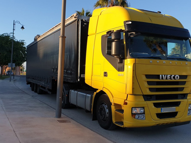 Car Transporter arrives from Ireland with Ford Focus Car Transporter early morning
